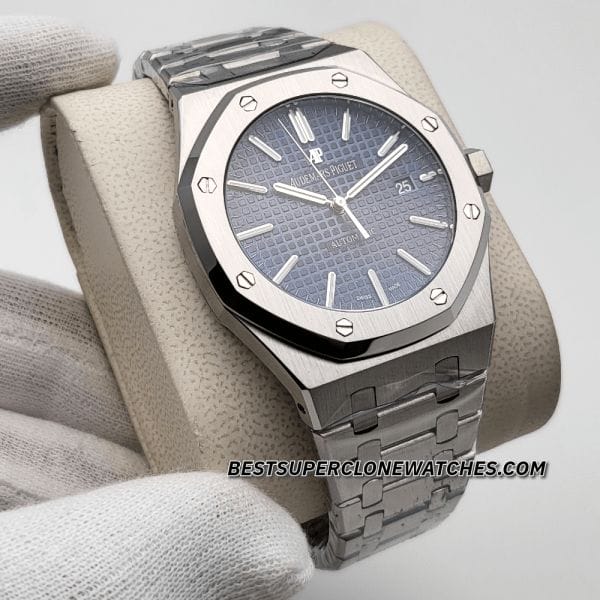 Fake AP Royal Oak 15400 with luminous markers and hands on deep blue dial