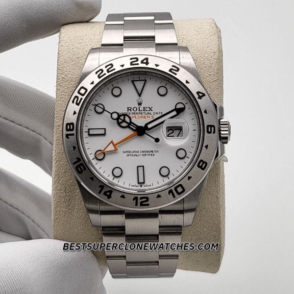 Detail shot of fake Rolex bracelet links with a clean brushed finish and smooth clasp