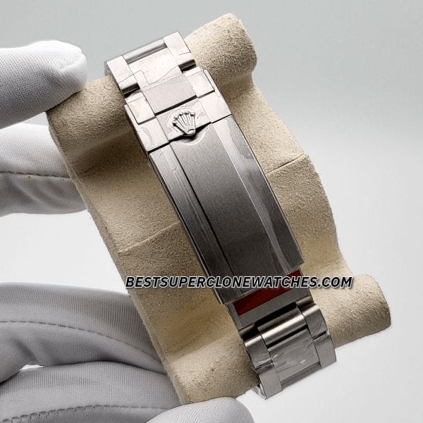 Swiss super clone Rolex Sea-Dweller 126600 with deep black dial and robust Oystersteel casing