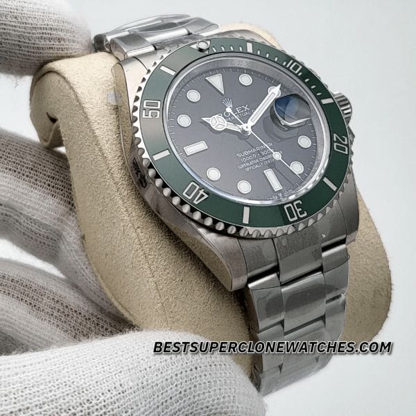 Replica Rolex Submariner Starbucks edition with black dial and luminous markers