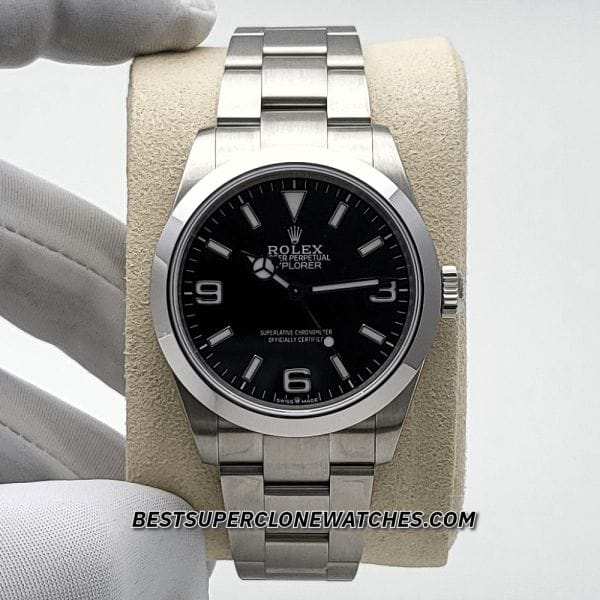 Detail shot of Oystersteel bracelet with brushed links and folding clasp on fake Explorer