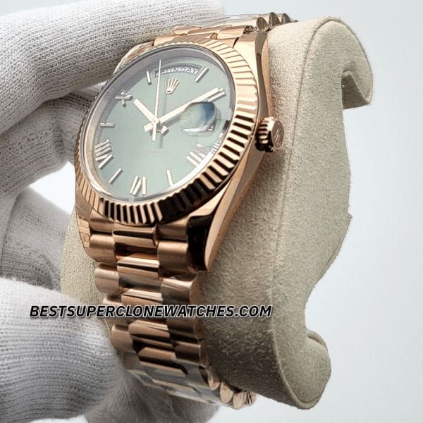 High-quality replica of Rolex Day-Date in Everose gold with green roman numeral dial