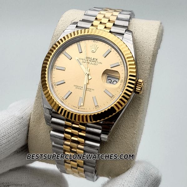 Detailed view of the fake Rolex Datejust Ref-126333 with champagne-coloured dial, Oystersteel, and yellow gold design—a premium super clone.