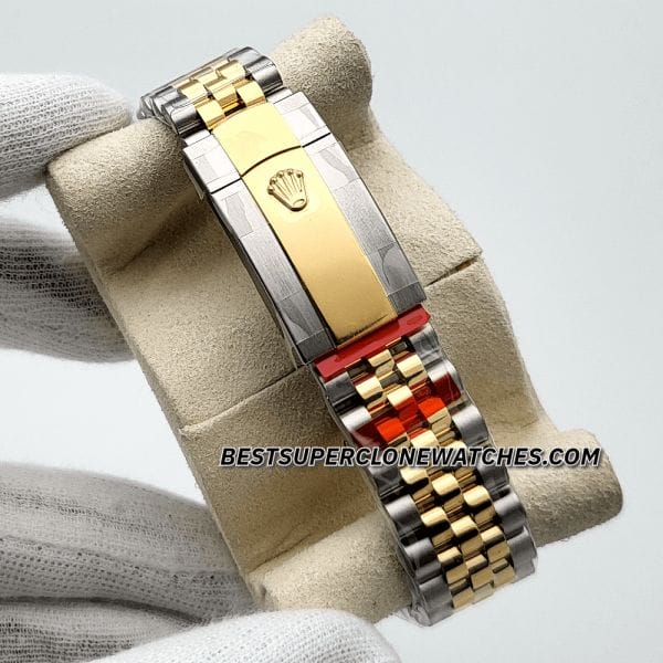 Rolex Datejust 3235 Swiss super clone with champagne-colour dial, yellow gold bezel, and Oystersteel case—luxury replica watch.