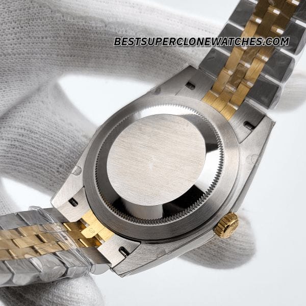 Fake Rolex Datejust Ref-126333 featuring a champagne-coloured dial, Oystersteel and yellow gold case—high-quality Swiss super clone.
