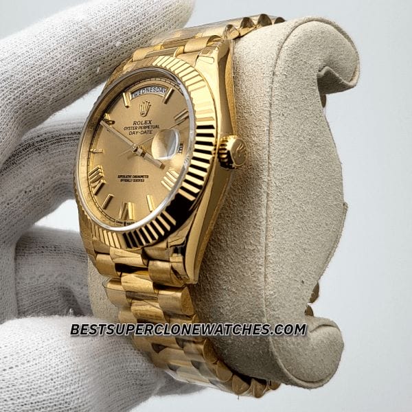 Replica Rolex Day-Date 40mm watch in 18kt yellow gold with classic champagne dial