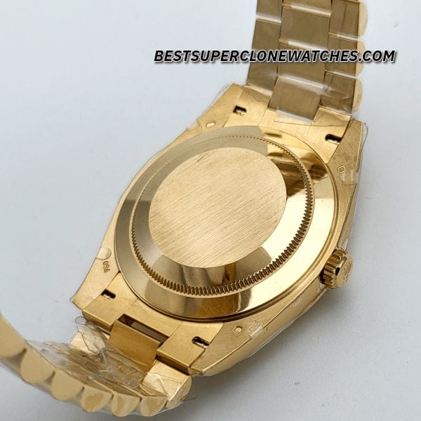 High-quality replica of Rolex Day-Date watch with white dial and fluted gold bezel