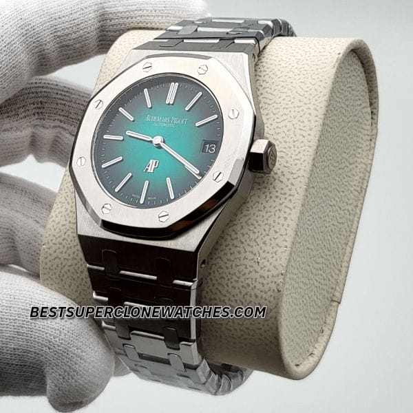 High-quality replica Royal Oak Jumbo Extra-Thin showing brushed platinum case and bezel